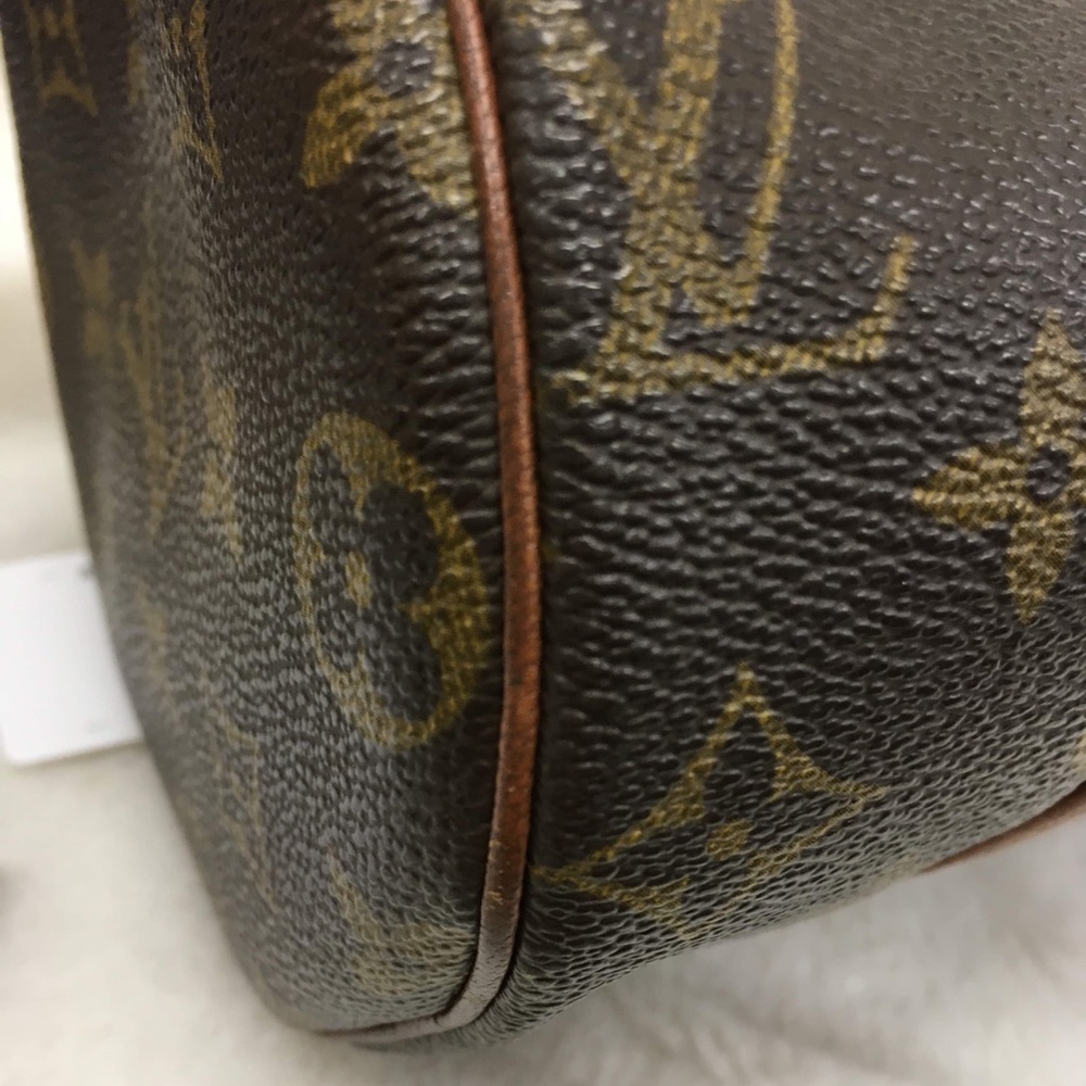 Louis Vuitton Vintage Monogram Papillon 26 - Picture 4 of 16